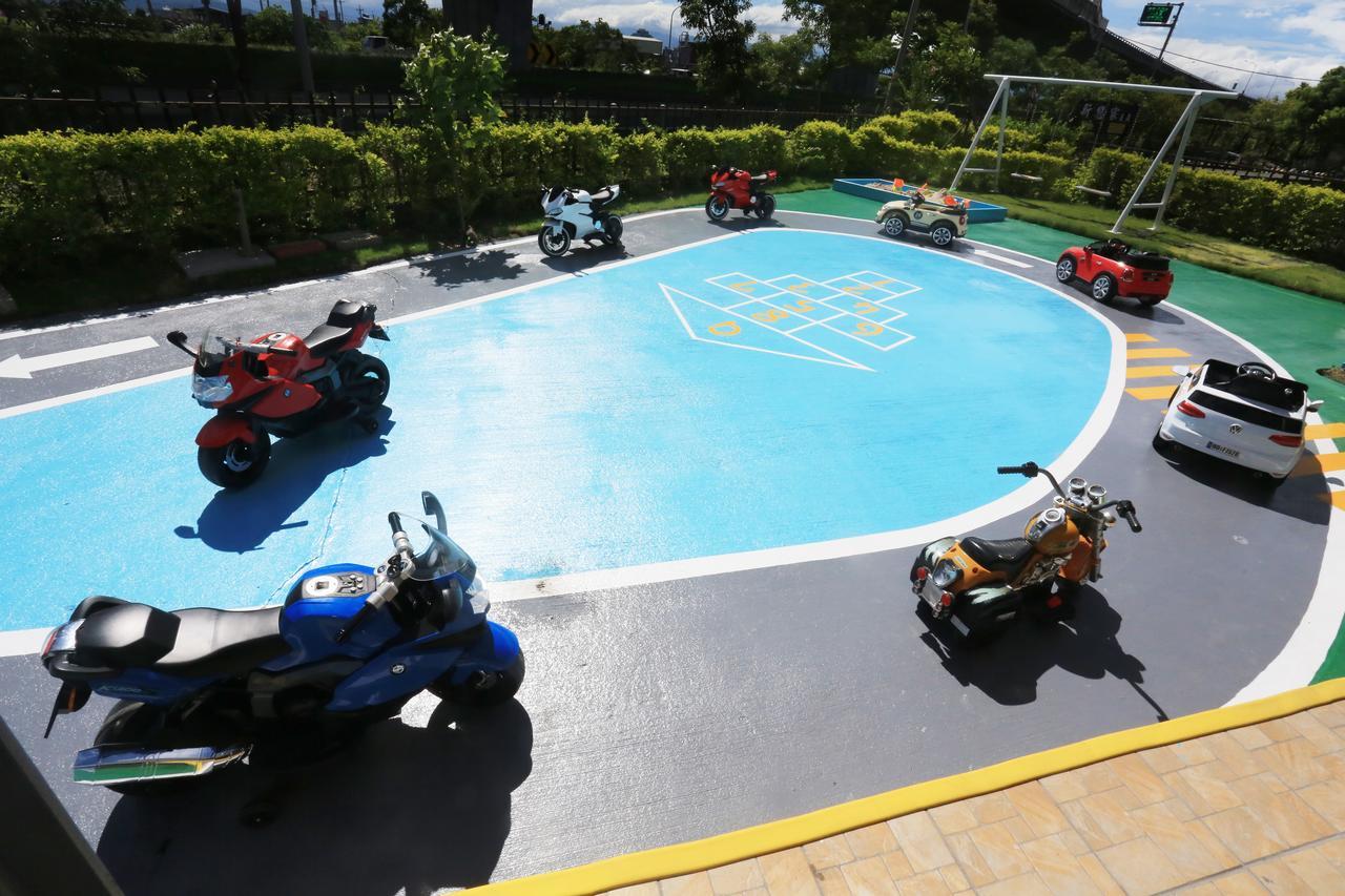羅東鎮 Dania Garden Bed & Breakfast エクステリア 写真