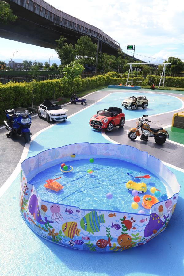 羅東鎮 Dania Garden Bed & Breakfast エクステリア 写真